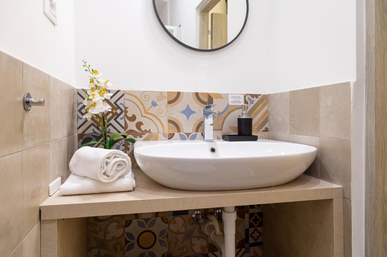 Brand New Guest Room With Wi-Fi In The City Center Trieste Eksteriør bilde